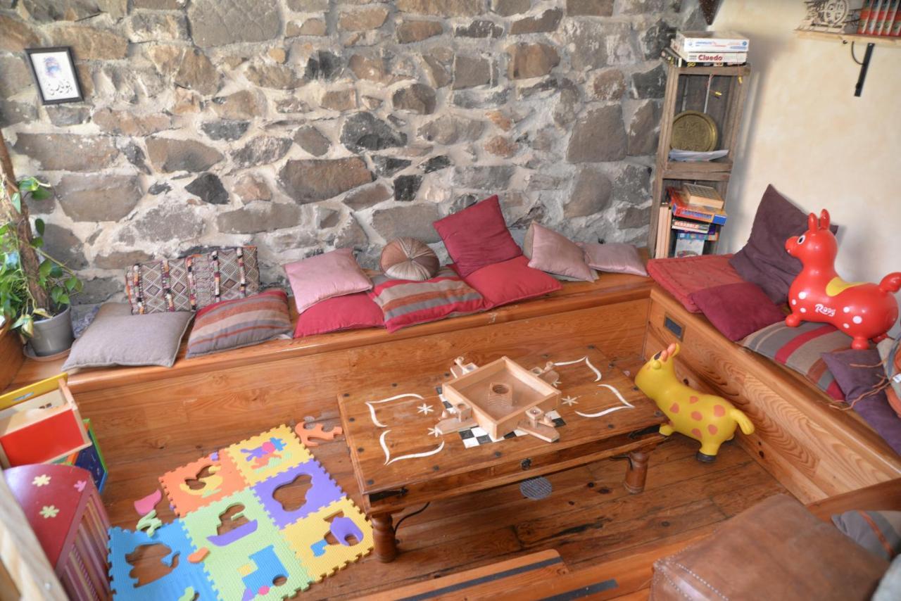 Logis Hotel-Restaurant La Mere Biquette Saint-Pons エクステリア 写真
