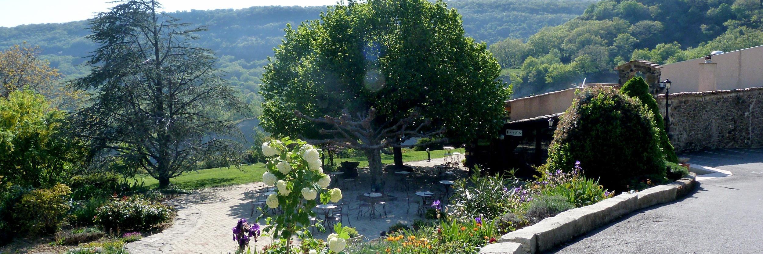 Logis Hotel-Restaurant La Mere Biquette Saint-Pons エクステリア 写真